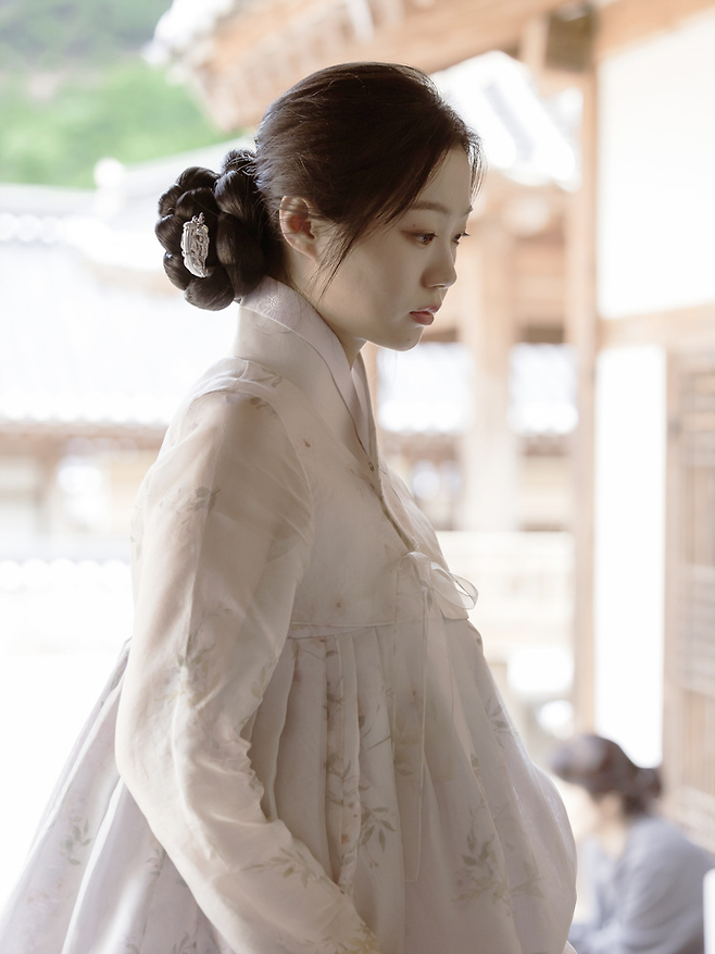 진서아. 에스더블유엠피