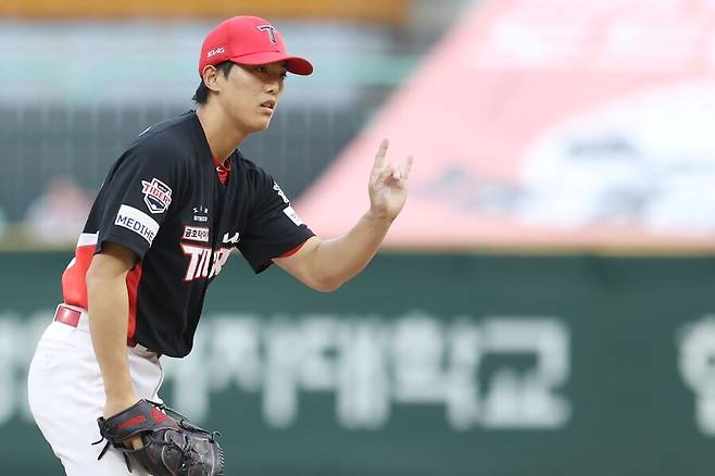 ▲ 최근 경기에서 제구 난조에 고전하고 있는 이의리 ⓒKIA타이거즈