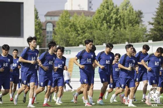지난 6월 호주와의 친선경기를 앞두고 강원도 원주에서 진행된 국내 소집 훈련 당시 남자 U-22 대표팀. /사진=대한축구협회(KFA) 제공