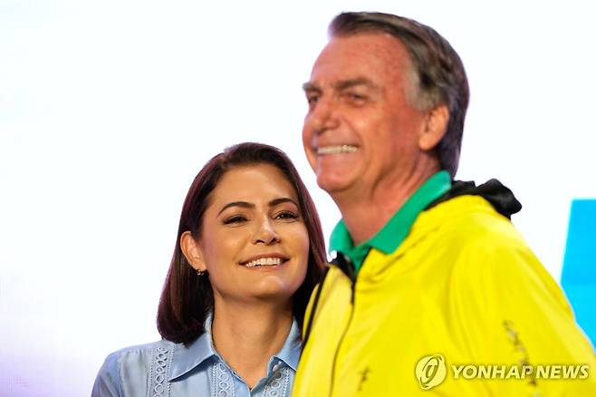 보우소나루 전 대통령과 그의 부인 미셸 [AP 연합뉴스 자료사진. 재판매 및 DB 금지]