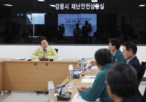◇이재명 대통령이 30일 강원 강릉시청 재난안전상황실에서 열린 가뭄 대책 회의에서 발언하고 있다. 2025. 8.30 사진=연합뉴스