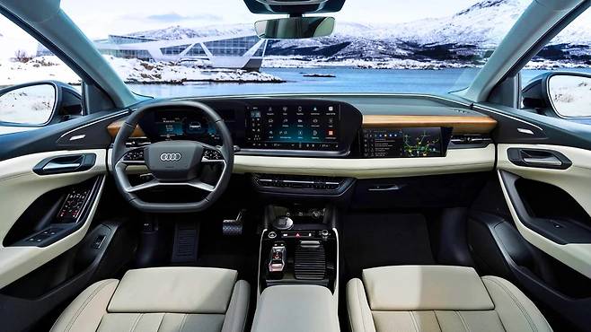 아우디 Q6 e 트론 실내