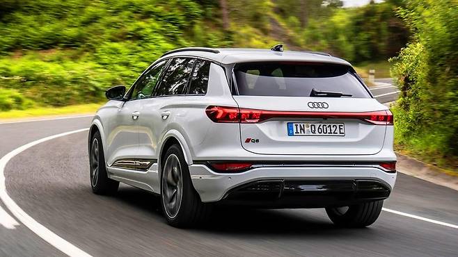 아우디 Q6 e 트론