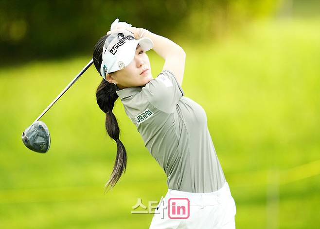 조아연이 29일 경기도 용인시 백암면에 위치한 써닝포인트에서 열린 제14회 KG 레이디스 오픈 1라운드 11번홀에서 경기를 치르고 있다. 사진=이데일리 골프in(용인)=조원범 기자