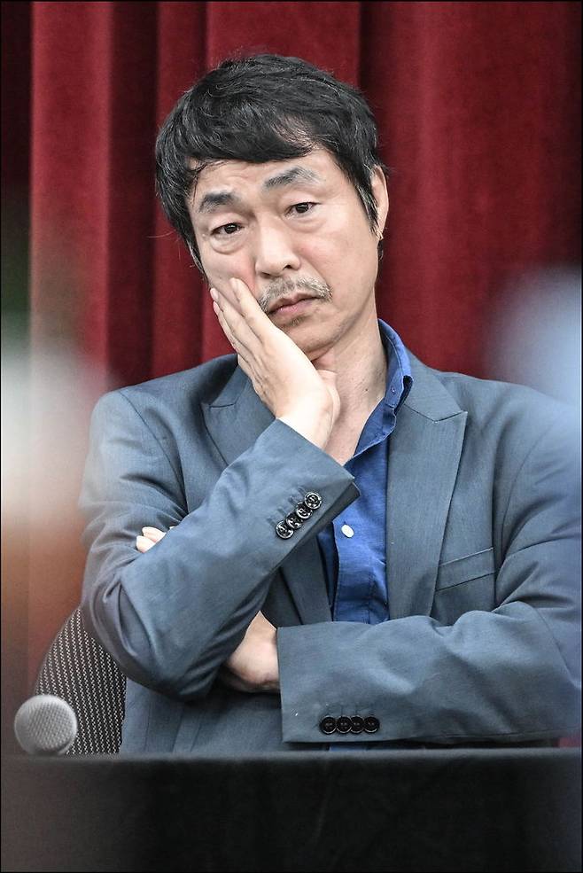 고선웅 서울시극단장이 26일 세종문화회관에서 열린 연극 '퉁소소리' 라운드 인터뷰에서 취재진과 이야기하고 있다. (사진=세종문화회관 제공) *재판매 및 DB 금지