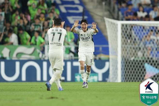 [서울=뉴시스]K리그1 전북, 울산전서 14호골. (사진=한국프로축구연맹 제공)