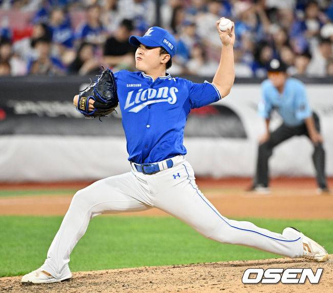 [OSEN=수원, 민경훈 기자] 10일 오후 수원 KT위즈파크에서 ‘2025 신한 SOL BANK KBO리그’ KT 위즈와 삼성 라이온즈의 경기가 진행됐다.이날 KT는 패트릭, 삼성은 최원태를 선발투수로 내세웠다.6회말 마운드에 오른 삼성 이승민이 힘차게 공을 뿌리고 있다. 2025.08.10 / rumi@osen.co.kr
