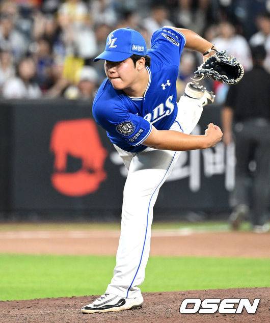 [OSEN=대전, 이대선 기자] 11일 오후 대전 한화생명볼파크에서 'KBO 올스타 프라이데이' 퓨처스 올스타전이 열렸다.KBO 올스타전의 전야제인 퓨처스 올스타전 경기는 남부리그(상무, KT, 삼성, NC, 롯데, KIA)와 북부리그(한화, SSG, LG, 두산, 고양) 대표로 나선 총 48명의 선수가 치열한 승부를 펼친다.6회말 남부올스타 정민성이 역투하고 있다. 2025.07.11 /sunday@osen.co.kr