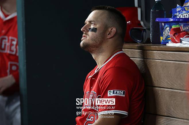 ▲ 리그 최고의 선수였던 마이크 트라웃은 올해 평범한 외야수로 전락하며 메이저리그에 충격을 안기고 있다