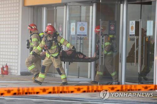 마트 화재 대피 훈련 [연합뉴스 자료사진]