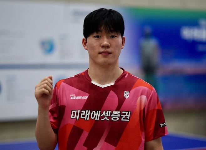 프로탁구리그 남자단식 8강 승리 후 인터뷰하는 박규현  [촬영 이동칠]