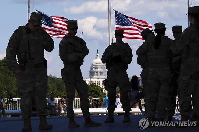 워싱턴DC에 배치된 주방위군 [AP=연합뉴스. 재판매 및 DB 금지]