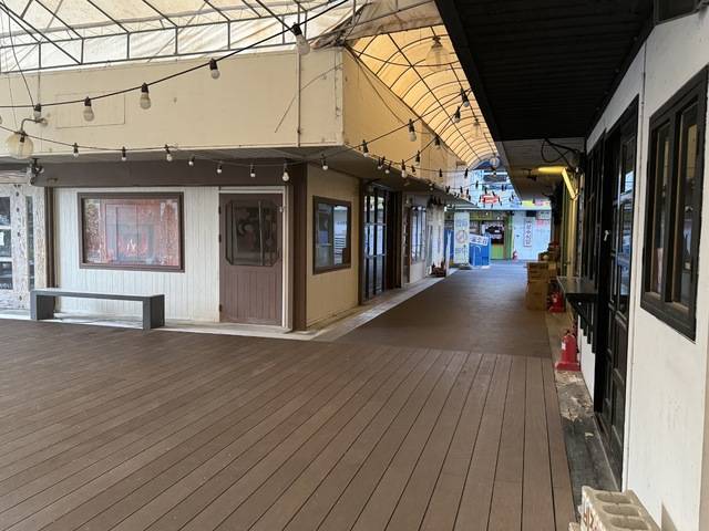 8월 30일 인적이 없어 한산한 전주 남부시장 청년몰 모습./사진=전북대 이서영.