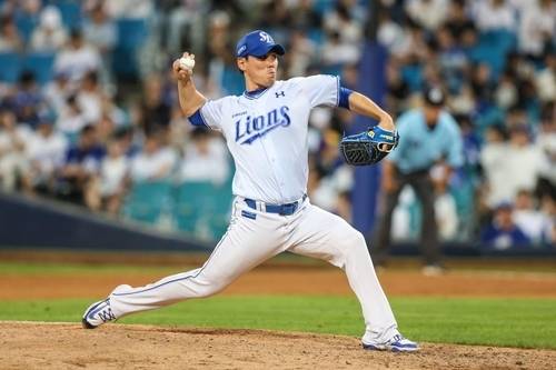 역투하는 삼성 라이온즈 김재윤. 삼성 라이온즈 제공