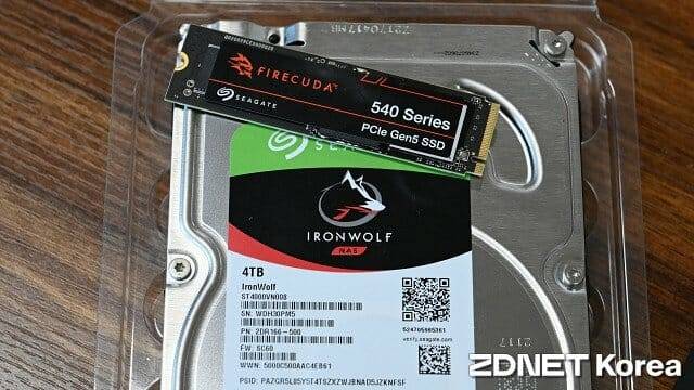 비(非) 시놀로지 HDD와 SSD는 호환성 목록에 없다는 이유로 인식에 실패했다. (사진=지디넷코리아)