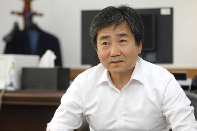 김현대 전 한겨레신문 사장이 2020년 5월7일 오후 서울 마포구 공덕동 한겨레신문사에서 기자협회보와 인터뷰하고 있다. 김태형 기자 xogud555@hani.co.kr