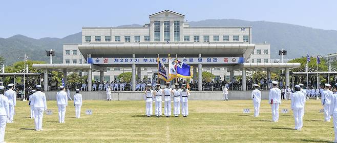 해군 부사관 후보생 임관식. [사진 출처 = 연합뉴스]