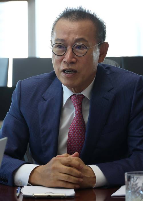 문주현 엠디엠 회장이 매일경제와 인터뷰하고 있다. [한주형 기자]