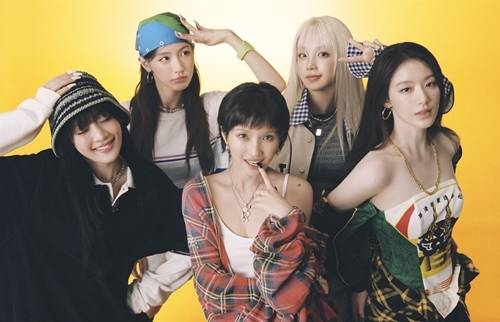 그룹 i-dle (아이들)의 일본 앨범 ‘i-dle’ 발매에 앞서 예열에 나섰다.