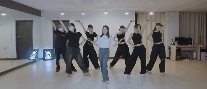 사진=송가인 ‘사랑의 맘보’ 안무 연습 영상 풀버전 캡처