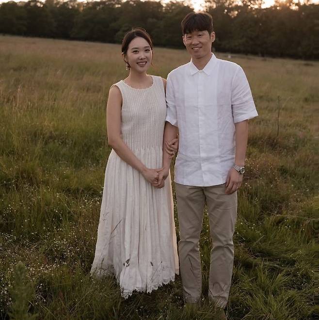 [서울=뉴시스] 김민지, 박지성. (사진 = 인스타그램 캡처) 2025.08.31. photo@newsis.com *재판매 및 DB 금지