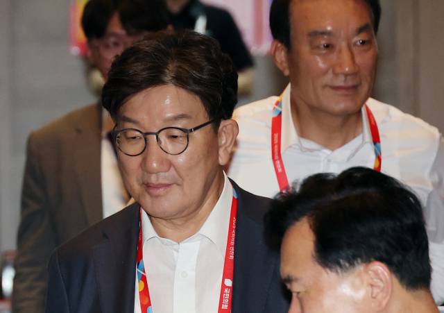 ▲국민의힘 권성동 의원이 28일 인천국제공항공사 항공교육원에서 열린 2025 국민의힘 국회의원 연찬회에 참석하고 있다. ⓒ연합뉴스