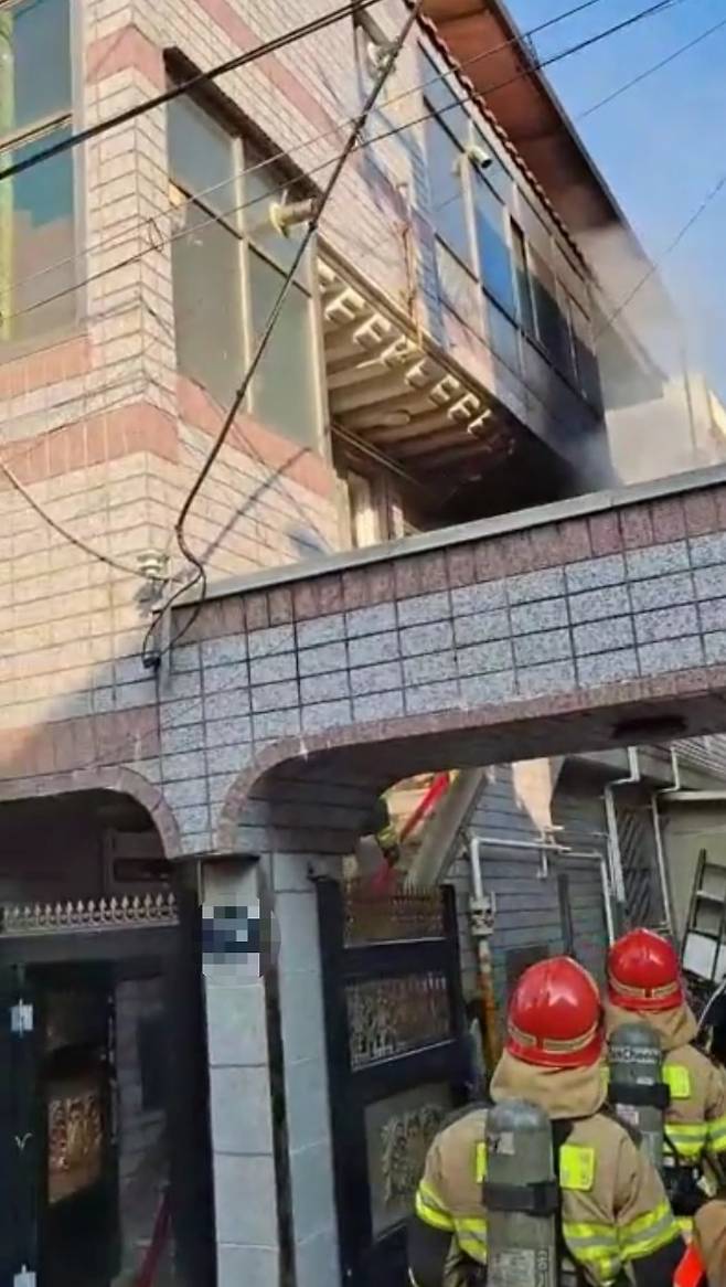 대구 북구 구암동의 다세대 주택 화재 현장 ⓒ연합뉴스