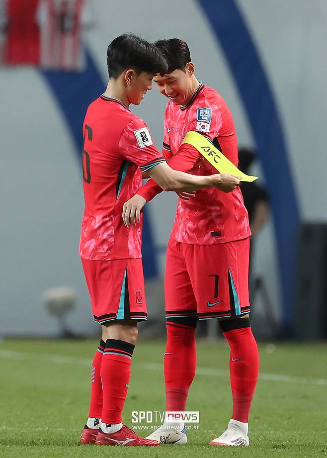 ▲ 황인범 손흥민 ⓒ곽혜미 기자