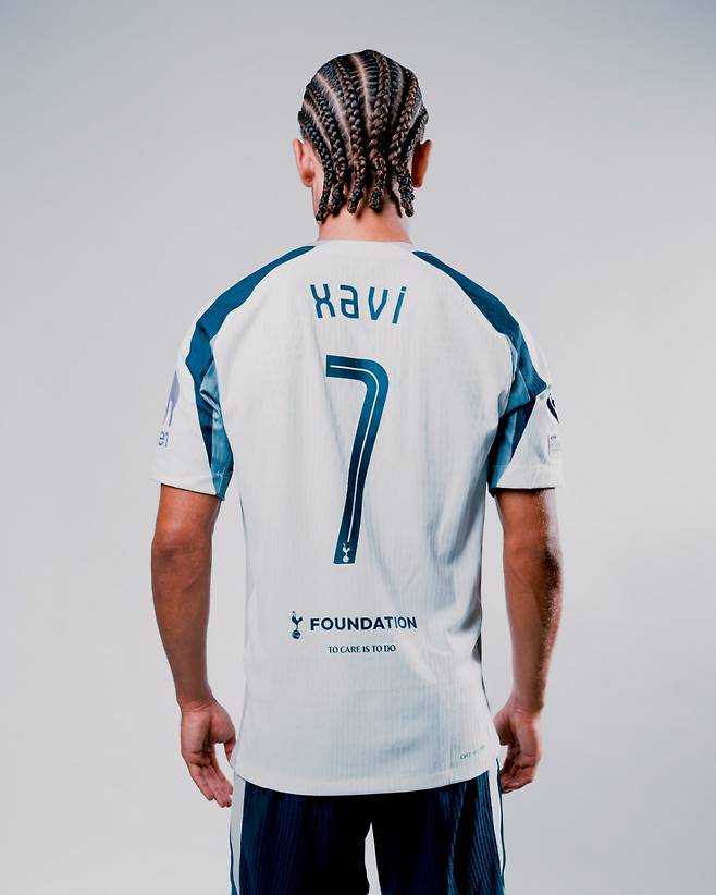 토트넘의 등번호 7번 새 주인공이 된 사비 시몬스. /사진=토트넘 SNS 캡처