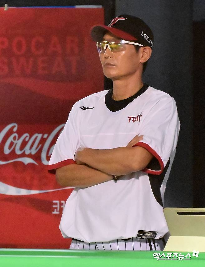 염경엽 감독이 이끄는 LG 트윈스가 30일 서울 잠실야구장에서 열린 2025 신한 SOL Bank KBO리그 키움 히어로즈와의 팀 간 14차전에서 6-5로 이겼다. 사진 김한준 기자