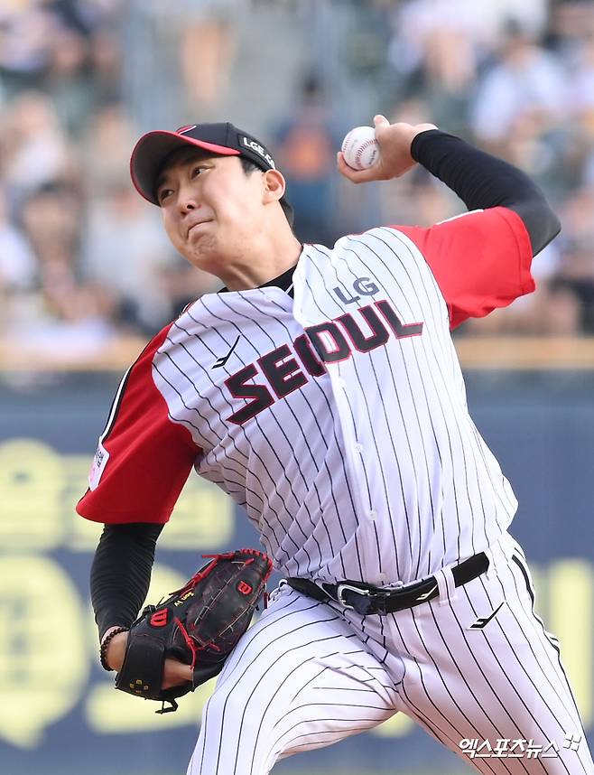 LG 트윈스 좌완 손주영이 31일 서울 잠실야구장에서 열린 2025 신한 SOL Bank KBO리그 키움 히어로즈와의 팀 간 15차전에서 5이닝 4실점으로 부진했다. 사진 고아라 기자
