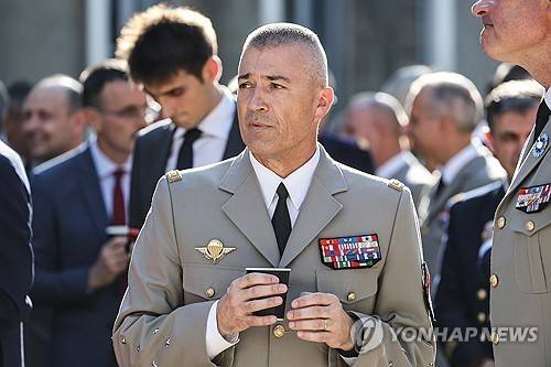 티에리 부르카르 프랑스 합참의장 [EPA 연합뉴스 자료사진. 재판매 및 DB 금지]