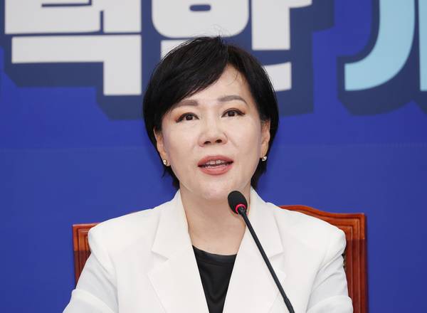 지난달 31일 서울 여의도 국회에서 더불어민주당 3대특검 종합대응특위 총괄위원장 전현희 최고위원이 기자회견을 하고 있다. 2025.8.31 /연합뉴스