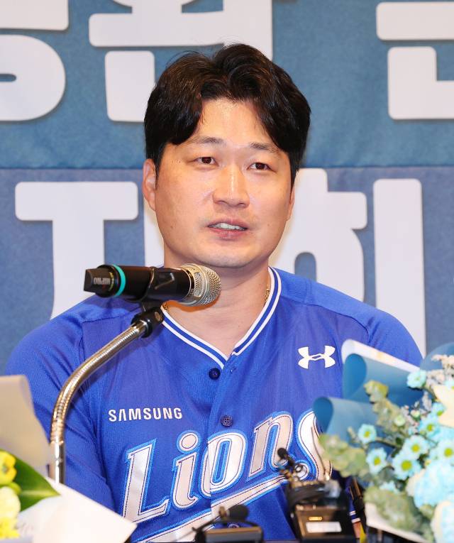 삼성 라이온즈 투수 오승환이 지난달 7일 인천에서 은퇴 기자회견을 하고 있다. 연합뉴스