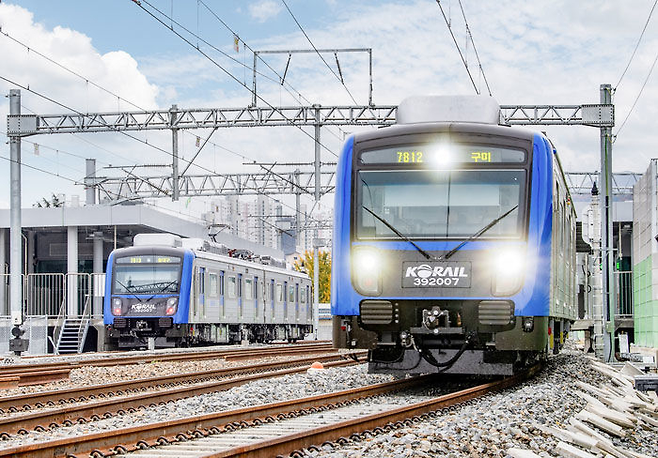 대경선 열차가 정차역을 통과하는 모습. 영남일보 DB