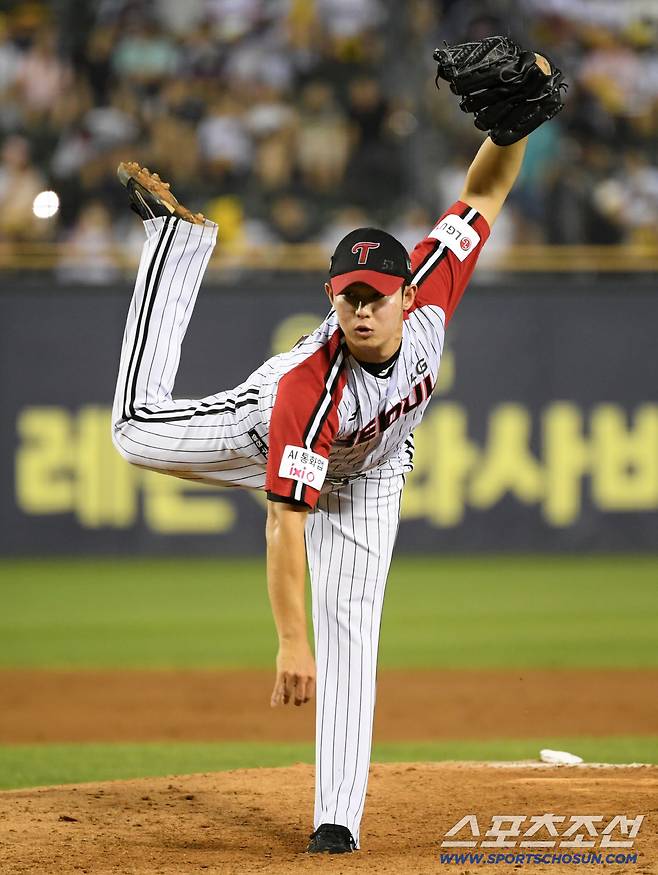 31일 잠실구장에서 열린 LG 트윈스와 키움 히어로즈 경기. LG 김영우가 역투하고 있다. 잠실=박재만 기자 pjm@sportschosun.com/2025.08.31/