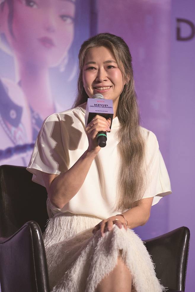 매기 강 감독이 8월 22일 서울 용산구 CGV에서 열린 내한 기자간담회에 참석해 발언하고 있다. 사진 넷플릭스