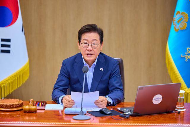 이재명 대통령이 지난달 29일 서울 용산 대통령실 청사에서 열린 임시 국무회의에서 발언하고 있다. 이재명 대통령 사회관계망서비스