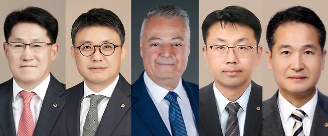 한화그룹은 31일 ㈜한화 글로벌, 한화엔진, 한화파워시스템, 한화호텔앤드리조트 등 4개 계열사 대표이사 5명에 대한 내정 인사를 발표했다. (왼쪽부터) 류두형 ㈜한화 글로벌 대표 내정자, 김종서 한화엔진 대표 내정자, 라피 발타 한화파워시스템 대표 내정자, 최석진 한화호텔앤드리조트(리조트 부문) 대표 내정자, 김경수 한화호텔앤드리조트(에스테이트 부문) 대표 내정자 <한화그룹>