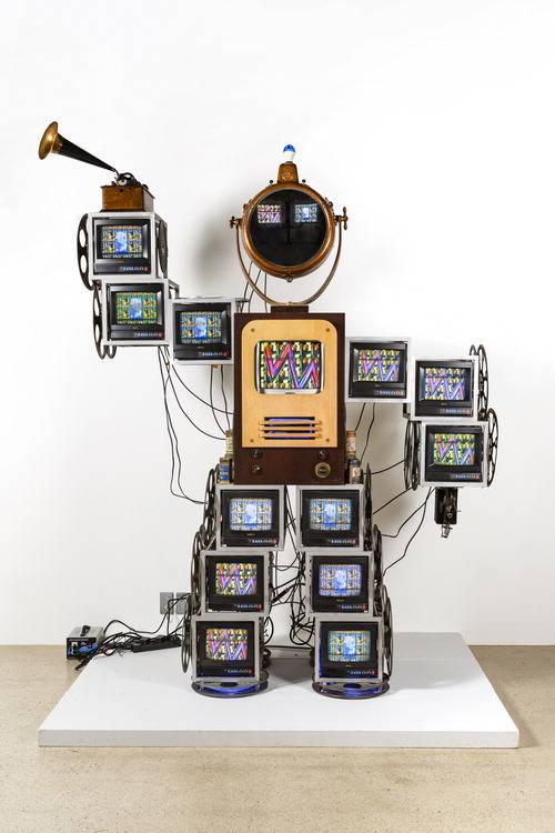 백남준 '에디슨'(1995).  서울옥션