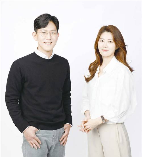 윤소연(우)·김준영(좌) 아파트멘터리 공동대표. (아파트멘터리 제공)