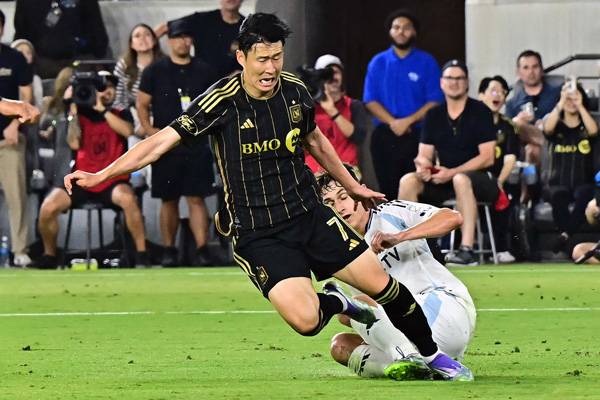 손흥민은 이날 팀 공격을 이끌었다. 사진= AFP= 연합뉴스 제공