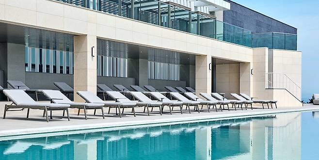 신라모노그램 강릉 수영장 전경./사진=신라모노그램 홈페이지