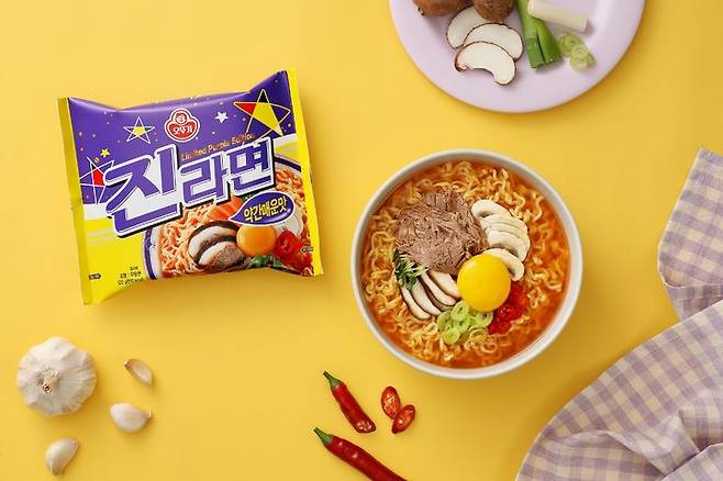 [서울=뉴시스] 오뚜기 진라면 약간매운맛. (사진=오뚜기 제공)  *재판매 및 DB 금지
