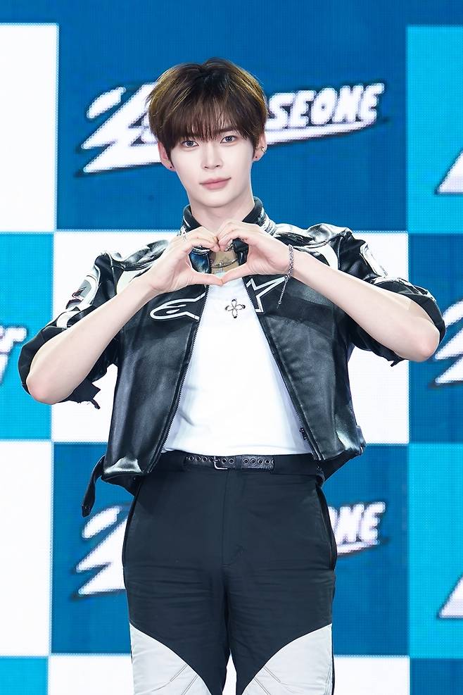 제로베이스원 성한빈. 웨이크원 제공