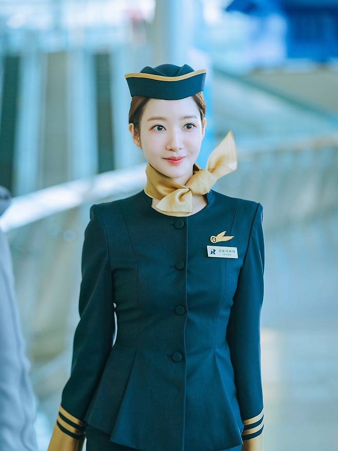 박민영이 미모의 천재 사기꾼으로 변신한다. 박민영 SNS 캡처