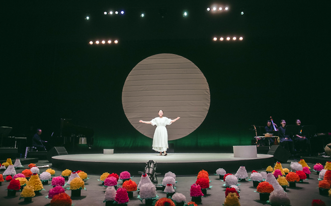 한국 ‘종이꽃밭: 두할망본풀이’.