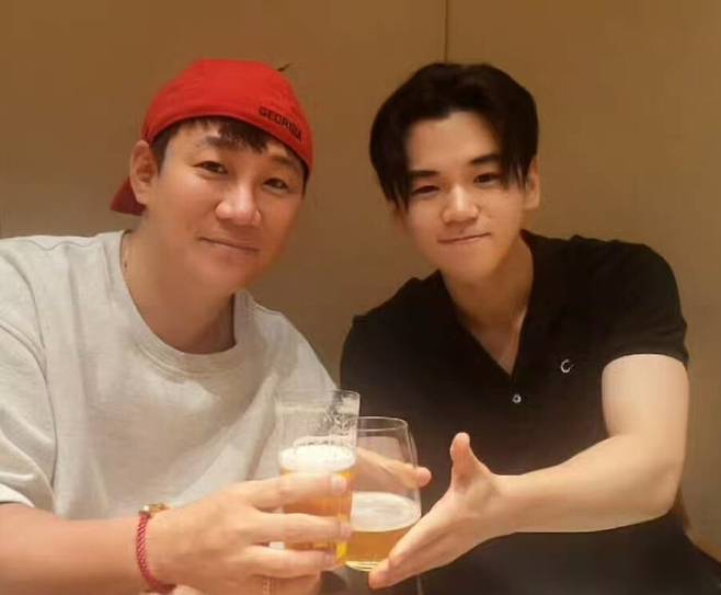 ▲ 윤민수 윤후 부자. 출처|윤민수 인스타그램