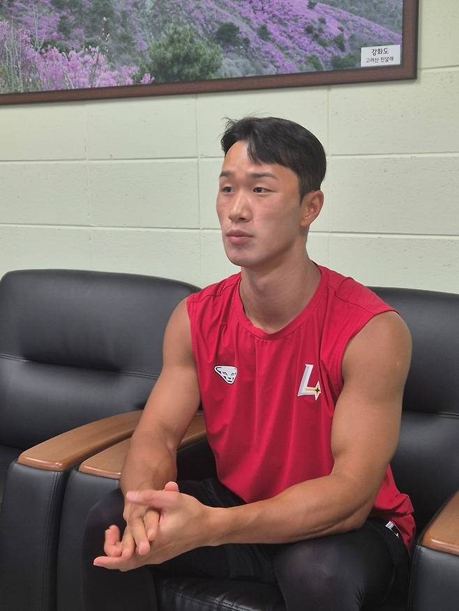 ▲ 투수에서 내야수로 전향해 새로운 야구 인생을 꿈꾸고 있는 박명현 ⓒSSG랜더스