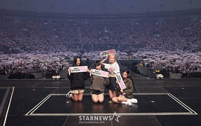 걸그룹 블랙핑크가 서울 송파구 올림픽공원 KSPO돔에서 열린 '블랙핑크 월드투어 본 핑크 서울'(BLACKPINK WORLD TOUR BORN PINK SEOUL)에서 멋진 공연을 펼치고 있다. /사진제공=YG엔터테인먼트 2022.10.16